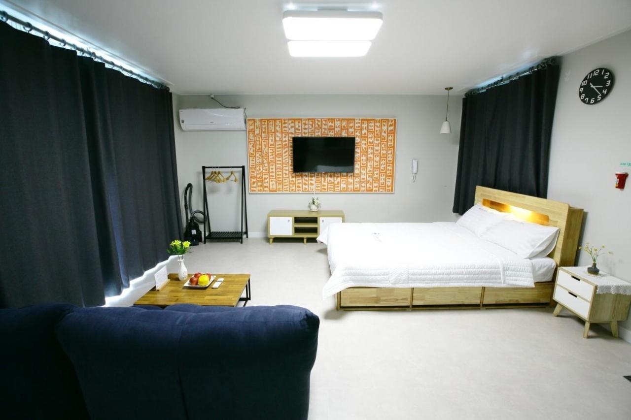 Damyang Thirasia Pension Exterior photo
